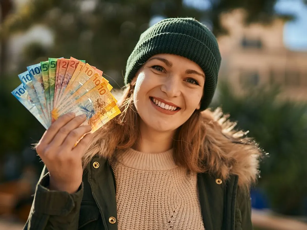 Categoria socială care poate primi până la 5.000 de euro, de la stat. Care e performanţa necesară? - Foto: Freepik/krakenimages.com