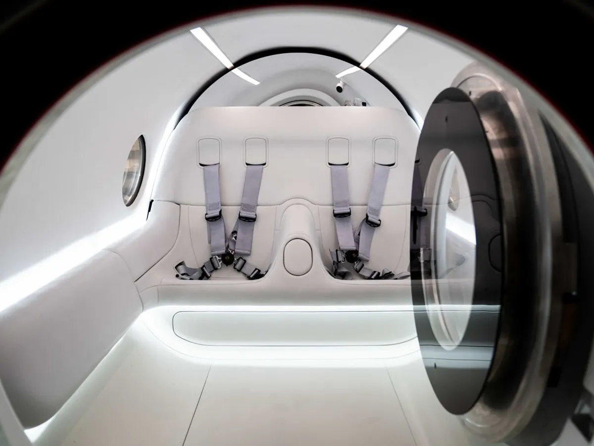 Interiorul capsulei Virgin Hyperloop