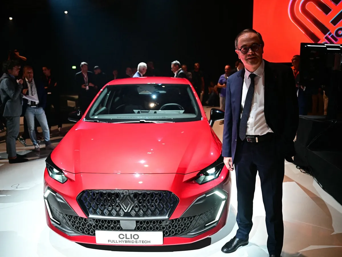 Șeful Renault: Ideea UE de a ajunge doar la mașini 100% electrice în 2035 este nerealistă. Sunt prea scumpe