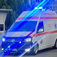 Un șofer teribilist a intrat cu mașina într-un stâlp - Foto: Facebook/ Ambulanța