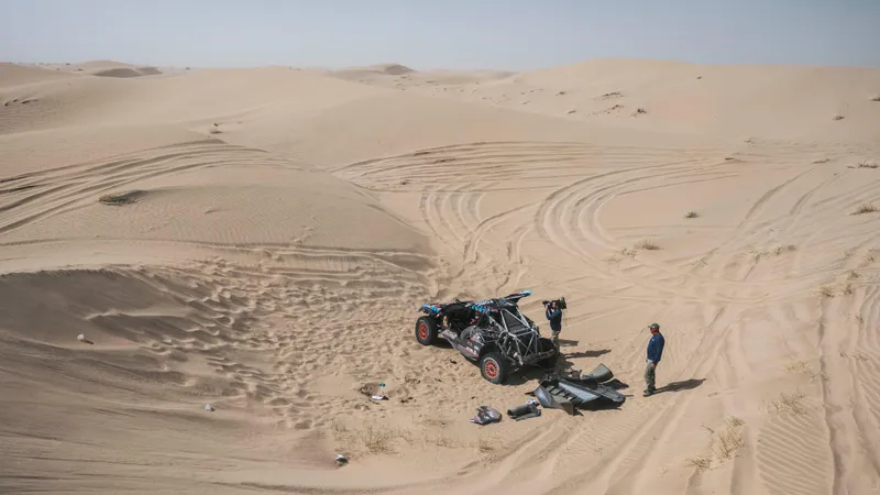 Raliul Dakar: Dacia lui al-Attiyah pe locul 2, Loeb a avut probleme. „Mani” conduce clasa sa - Foto: Facebook/Dakar Rally - Imagine cu rol ilustrativ