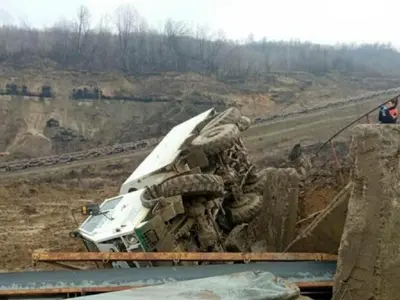 Vehiculul răsturnat la Jilț Sud / Foto: Gorjeanul