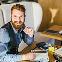 Cât de greu câștigi 10.000 de lei/ lună salariu dacă nu lucrezi în IT? Joburile plătite bine - Foto: Freepik.com (rol ilustrativ)