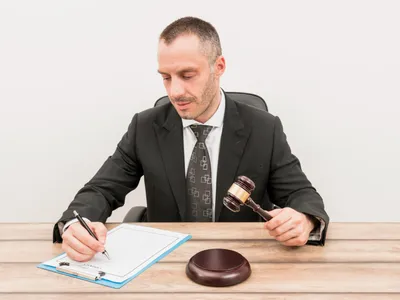 Judecător ieșit la pensie cu 20.000 lei pe lună. Pentru 15.000 lei nu a contribuit niciun leu - Foto: Freepik (Imagine cu rol ilustrativ)