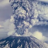 Peste 3 milioane de italieni, amenințați de eruperea unui vulcan. 80 de cutremure într-o zi  - Foto: Youtube / imagine cu caracter ilustrativ