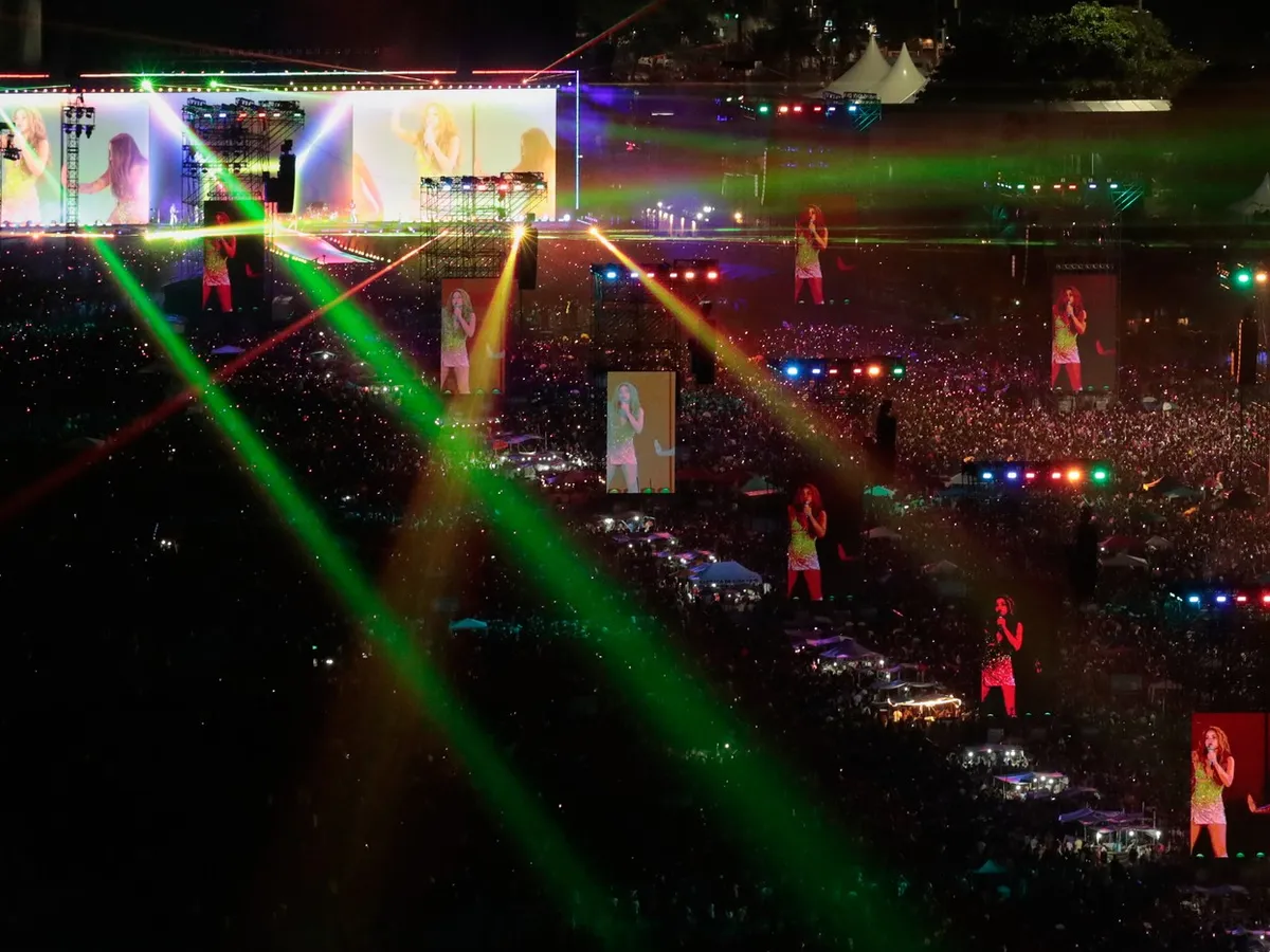 VIDEO Mega-concert al „Lupoaicei”, pe plaja Copacabana din Rio. Au participat circa 2.000.000 de spectatori