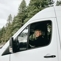 Șoferii cu permis categoria B vor putea conduce mașini mai grele de 3,5 tone. Când se va întâmpla? - Foto: PNW Production