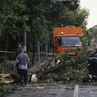 METEO Trei sferturi din ţară, cu ploi şi furtuni, restul, pe caniculă. Care sunt zonele afectate - Foto: INQUAM PHOTOS/Octav Ganea