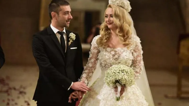 Nunțile pesediștilor, mici afaceri foarte rentabile, așa cum s-a dovedit a fi cununia lui Gabriel Zetea cu Oana Nicula Foto: Facebook