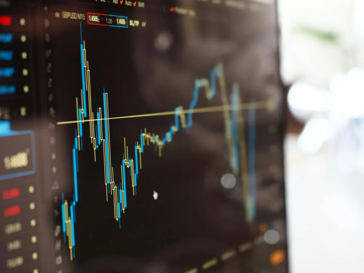 Grafic cu evoluţia unui indice, pe piaţa de capital - Foto: Pexels/energepic.com