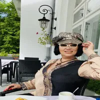 Ozana Barabancea. Foro pagina personală Facebook