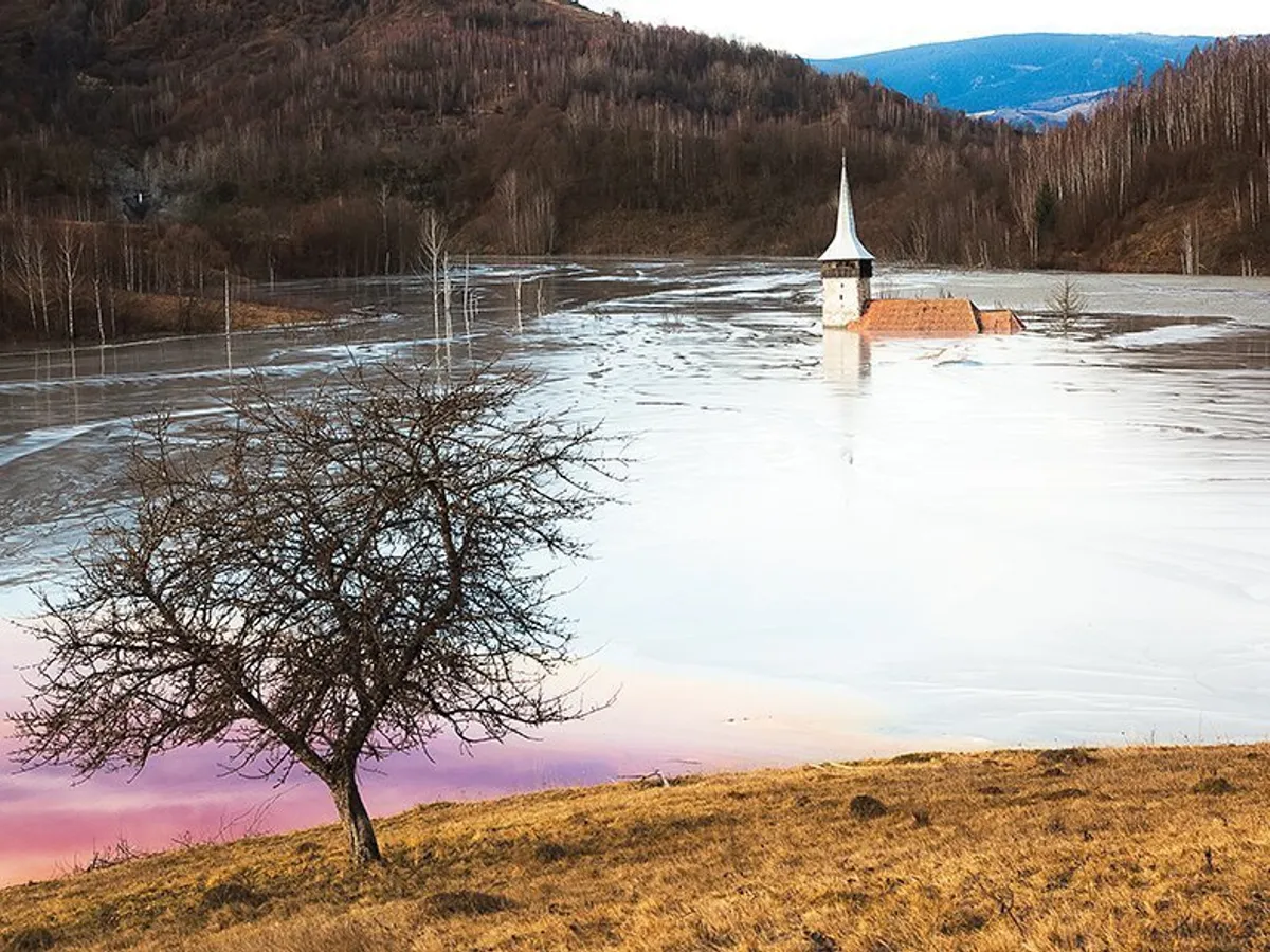 Doru Bușcu și Ioan T. Morar ar fi avut exemple de cianurare și în România: lacul de steril de la Geamăna, Roșia Poieni (Apuseni)