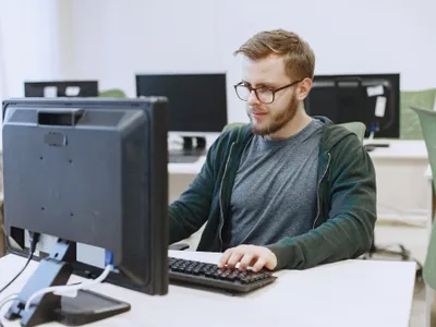 Computer - Foto: freepik (rol ilustrativ)