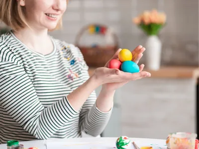 Când se vopsesc ouăle de Paște. Ce spune tradiția să faci, de fapt, cu cojile de la ouă după ce le-ai curățat - Foto: Freepik (Imagine cu rol ilustrativ)