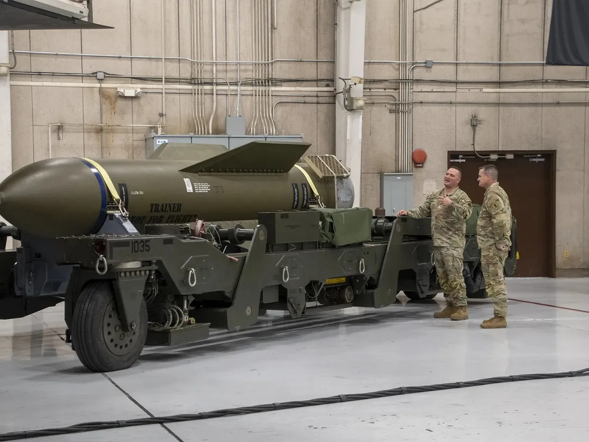 Israel cere SUA bomba-bombelor MOP pentru a lovi Iranul. Are 14 tone și costă 3.500.000 $ bucata - Foto: twz.com