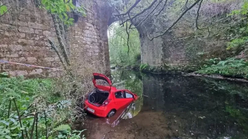 O tânără actriță a murit în vacanță. Iubitul a condus fără permis și a căzut cu mașina în râu. / Foto: ziarulromanesc.es