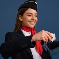 De ce să nu urci în avion în pantaloni scurți? O stewardesă a dezvăluit misterul: Ajungi la spital - Foto: Feepik
