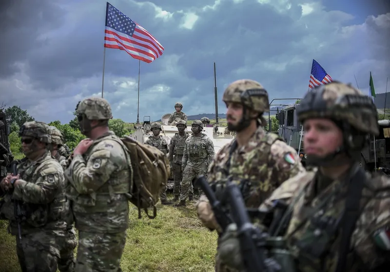 Proiectul de lege &bdquo;Scutul NATO&rdquo;, &icirc;n Congres. Poate decide Trump retragerea trupelor SUA din Europa? - Foto: Profimedia Images (imagine cu  rol ilustrativ)