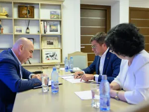 Ilie Bolojan, în vizită la CJ Iași - Foto: Facebook/ Costel Alexe