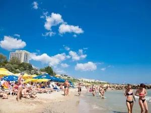 Vacanțele în România, lovite de creșterea TVA. Cu cât se scumpesc cazarea și masa la restaurant? - Foto: Profimedia Images (Imagine cu rol ilustrativ)