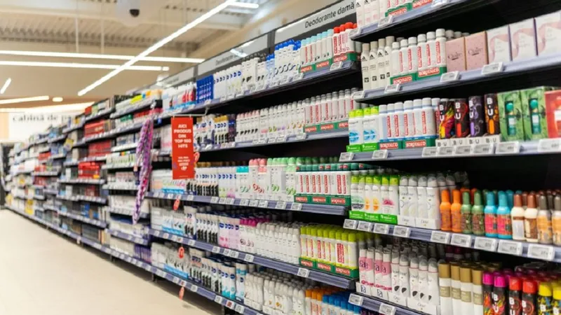 Carrefour România reduce prețurile cu 25% la o serie de produse. Când începe campania? - Foto: Carrefour