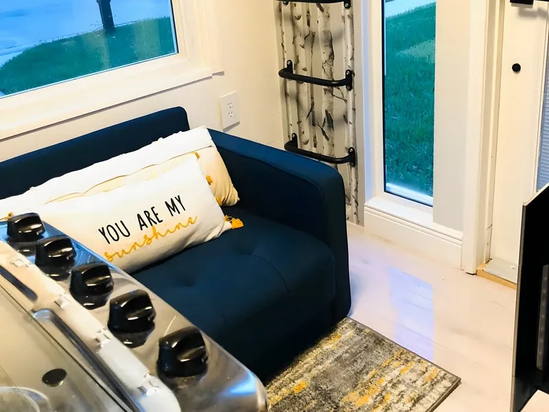 Cum arată „nano-casa” de 23.000 $? Are 3,5 metri lungime, baie, bucătărie, living și pat dublu - Foto: newatlas.com