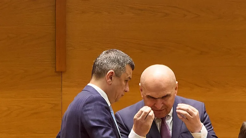 Sorin Grindeanu și Ilie Bolojan în ziua asumării pachetului 2 de măsuri fiscale - Foto: Profimedia Images