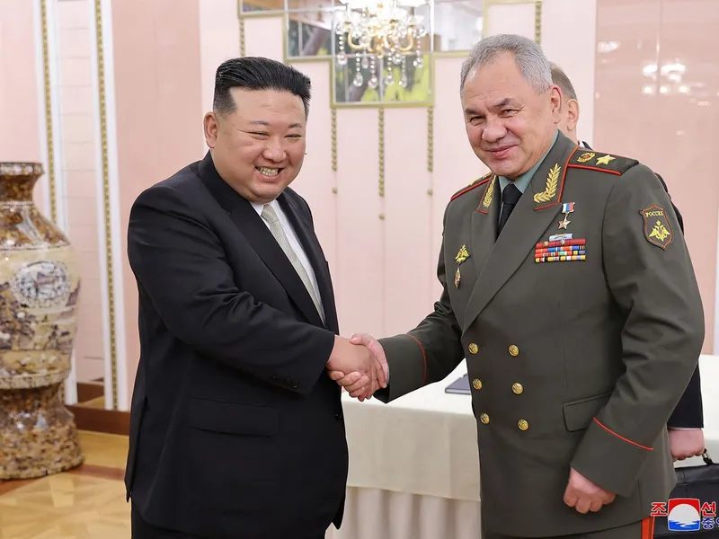 Kim Jong-Un și Serghei Șoigu - Foto: Profimedia Images