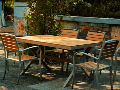 Mobilierul de terasă bine ales transformă spațiile exterioare în zone de relaxare, socializare și confort, adaptate ritmului de zi cu zi - Foto: Pexels