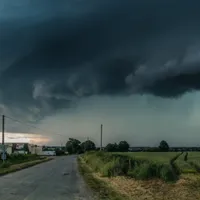 Coduri roșii de vânt, grindină și furtună, în mai multe zone din Moldova. / Foto: europafm.ro