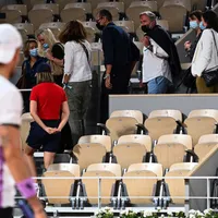 Spectatorii de la Roland Garros, trimiși acasă la 23. În România, liber la nunți până în zori / europsort