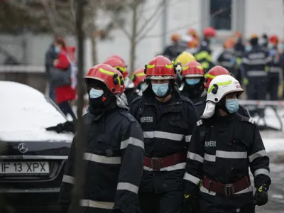 Pompierii veniți la Institutul Matei Balș/FOTO: Inquam Photos/Octav Ganea