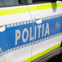 4.000 lei amendă pentru un arădean care sunat la 112 să anunțe că o mașină cu pasager a căzut în apă - FOTO:Inquam Photos / George Călin