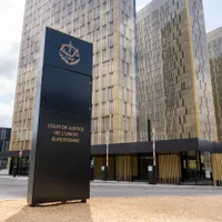 În ce condiţii autorii unor infracţiuni grave îşi pot pierde statutul de refugiat, conform CJUE - Foto: Profimedia Images