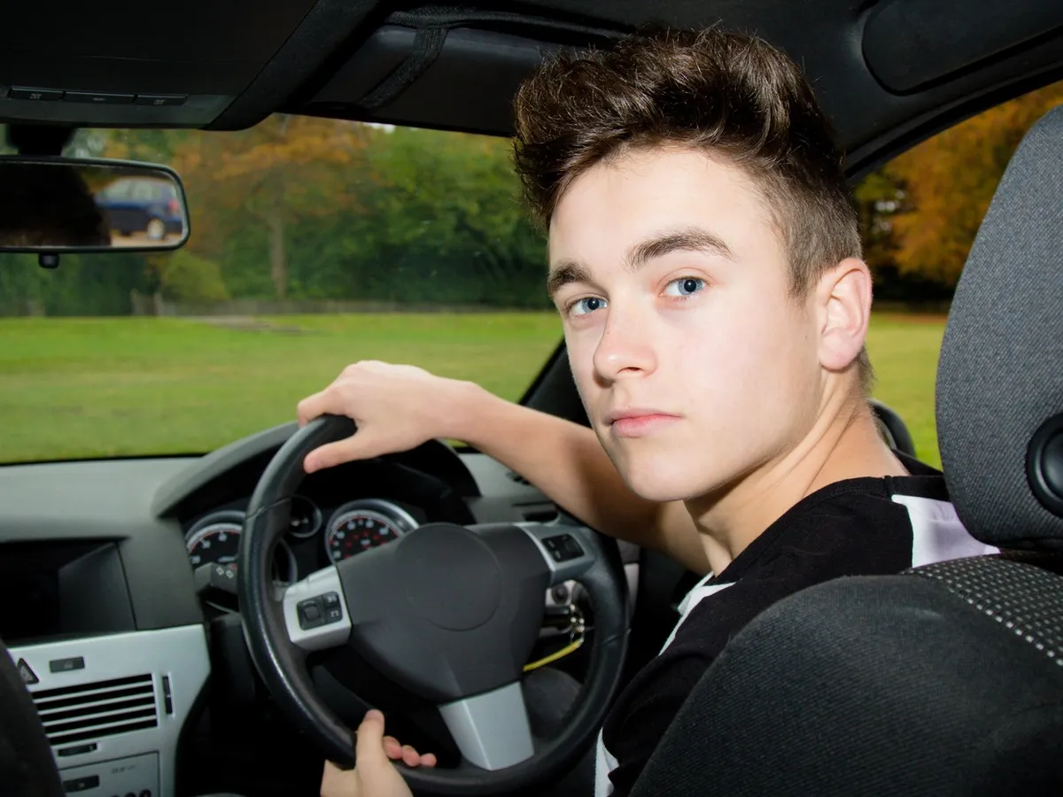 Razie a Poliției Rutiere la nivel național. Aproape 600 de șoferi cu mașini cu volan pe dreapta, amendați