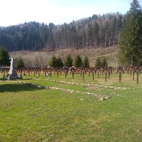 Cimitirul militar de pe Valea Uzului, încă o sursă de conflict între maghiari și români Foto: Wikipedia