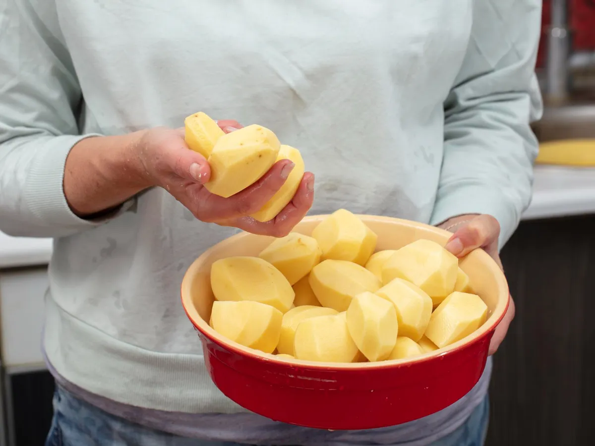 Cartofi curățați - Foto: Freepik (Imagine cu rol ilustrativ)