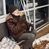 Sprijin la pensie. Din ce dată se depun cereri pentru ajutor de căldură? Câți bani iau pensionarii? - Foto: Freepik