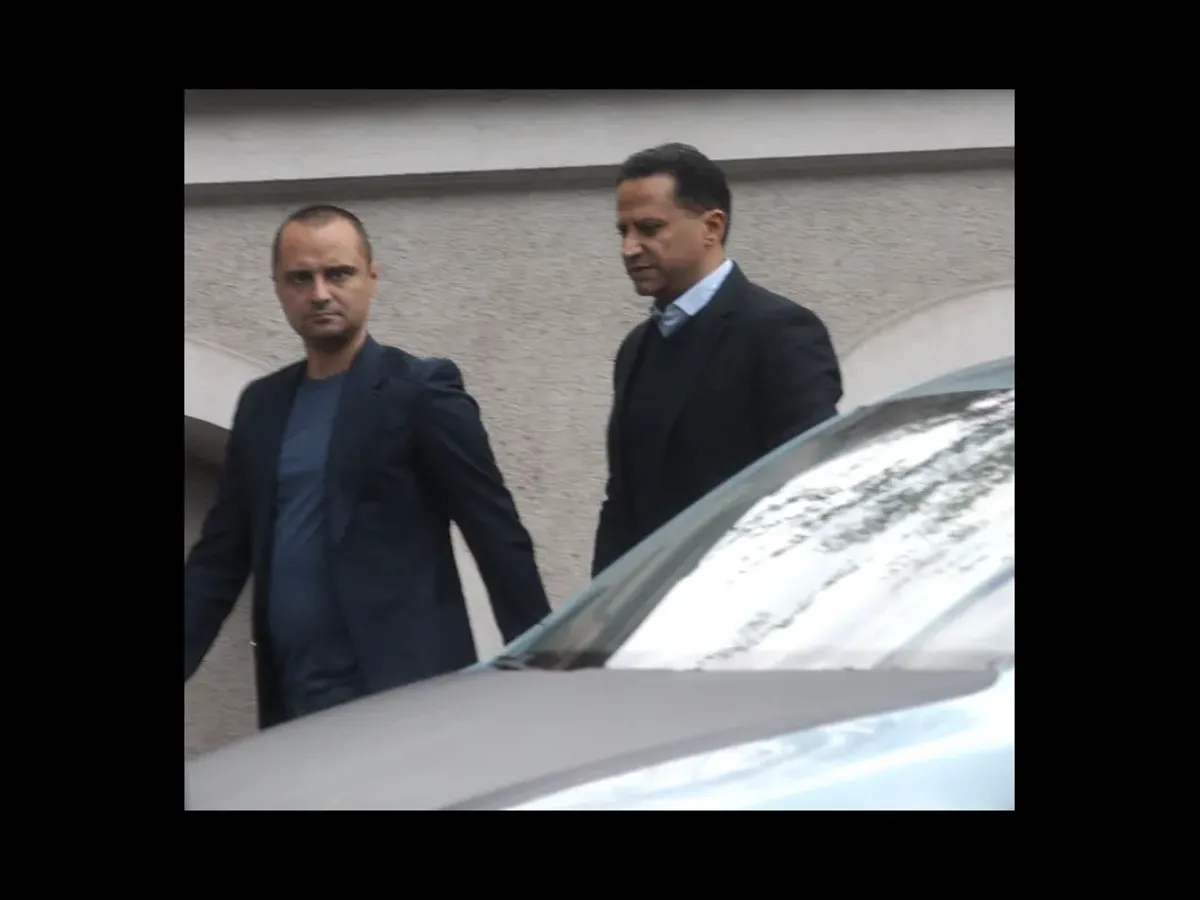Bogdan Niculescu și El Feki Terek înainte unei întâlniri la restaurantul Doina din București. Sursă foto: cancan.ro