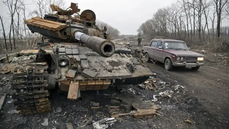 Preşedintele Ucrainei: Rusia a pierdut peste 16.000 de militari. Moscova confirmă 1.351 de morți. / Foto: theguardian.com