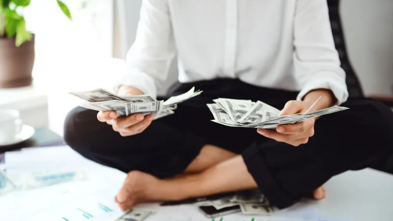 Un milion de români iau bani în plus din 1 ianuarie. Cine va avea salariul mărit cu 1.000 lei /lună? - Foto: Freepik