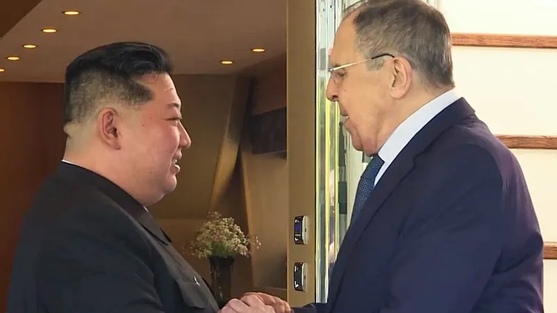 Serghei Lavrov se întâlneşte la Wonsan cu preşedintele Coreei de Nord, Kim Jong Un - Foto: Profimedia Images