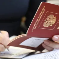 Moscova emite pașapoarte rusești pentru locuitorii din Herson şi Zaporojie. / Foto: publika.md