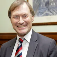 Deputat conservator britanic David Amess, înjunghiat de mai multe ori într-o biserică. / Foto: davidamess.co.uk