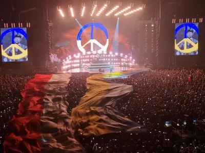 VIDEO Scorpions a cântat „Wind of Change” la Krakovia. Steagul Ucrainei purtat de spectatori