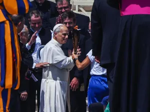 Papa Leon al XIV-lea a devenit viral cu 120 de lei
