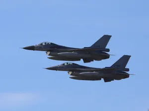 Alte trei aeronave F-16, achiziționate de România din Norvegia, au aterizat în Baza Câmpia Turzii - FOTO : RoAF