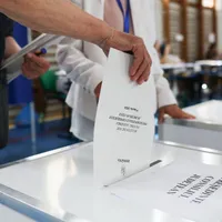 Era membrul unei secţii din votare, deşi fratele lui candidează - Foto: INQUAM PHOTOS/Simion Sebastian Tătaru