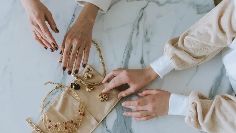 Bijuterii din aur sau falsuri? Cum să verifici dacă o bijuterie este din aur: 7 metode sigure: FOTO - Pexels(imagine cu rol ilustrativ)