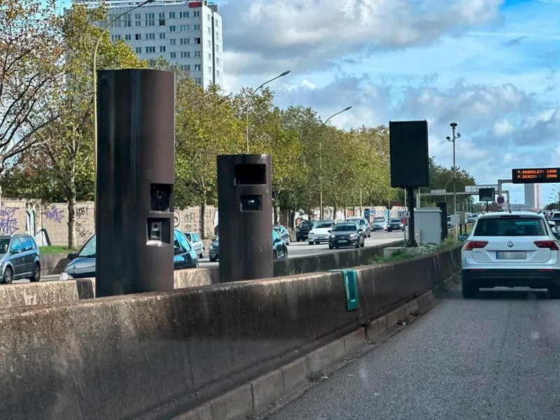 Pleci în vacanță? Țara din Europa în care iei amendă 135 € dacă mergi singur în mașină pe autostradă - Foto: largus.fr